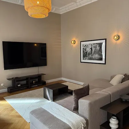4 Sz Altbauwohnung Mit Parkplatz Im Waldstraßenviertel Apartment Leipzig