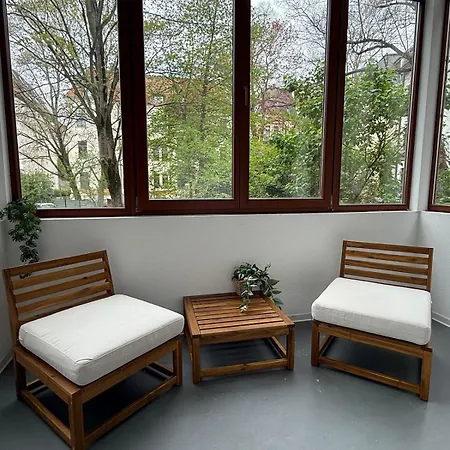 Apartment 4 Sz Altbauwohnung Mit Parkplatz Im Waldstraßenviertel *