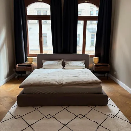 4 Sz Altbauwohnung Mit Parkplatz Im Waldstraßenviertel * Leipzig