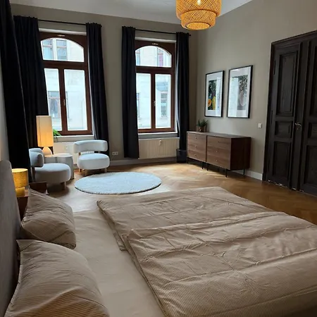 4 Sz Altbauwohnung Mit Parkplatz Im Waldstraßenviertel Apartment Leipzig